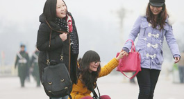 “顽固”雾霾罩中国 心理脆弱人群需调节情绪